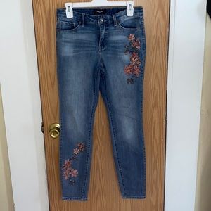Size 6 NineWest embroidered jeans